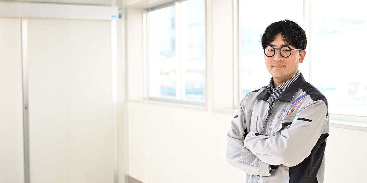 写真：営業部門 海外営業 M.O.